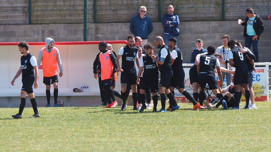 Insatiable, Le Quimper Kerfeunteun FC (B) Remporte La Coupe Du District ...