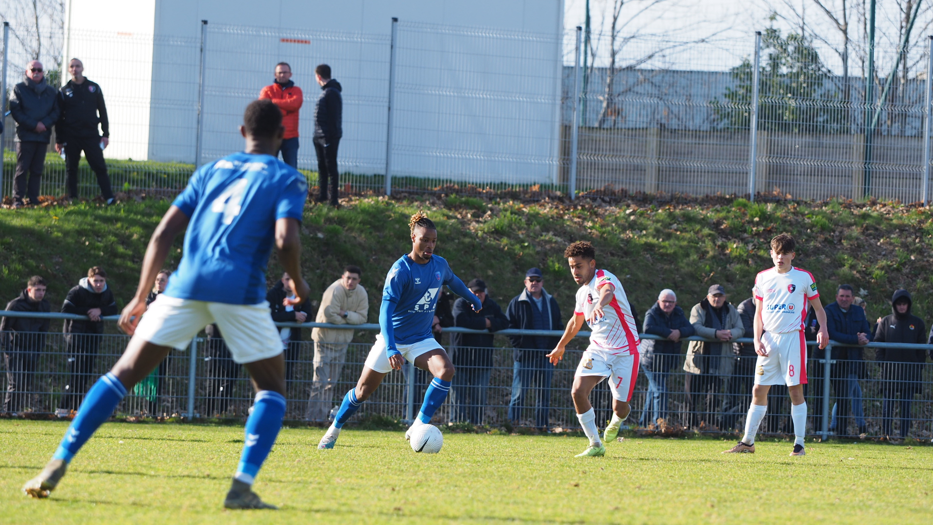 L'US Concarneau B Rebat Les Cartes En Dominant Nettement Le Leader ...