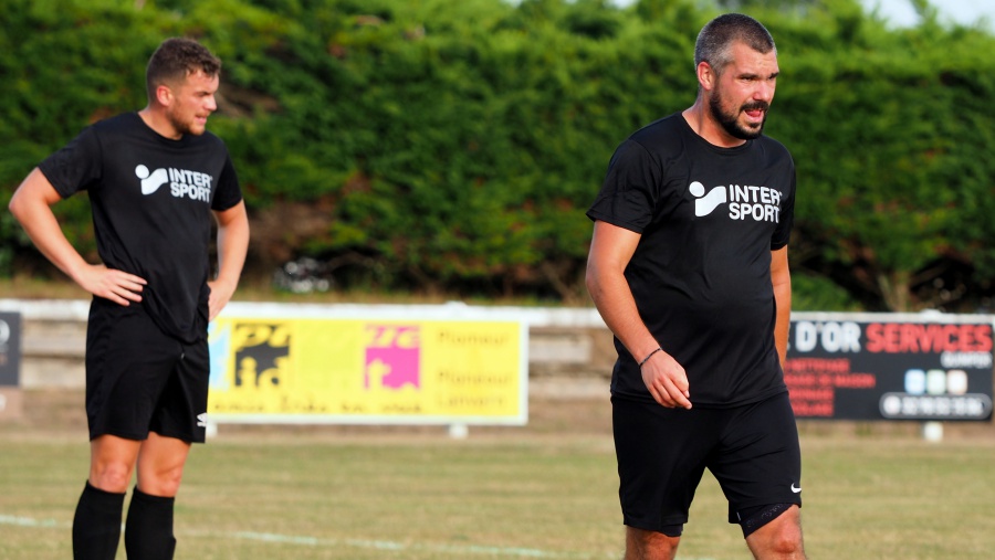 Les Melenicks Elliant Veulent Faire Le Dos Rond - Concarneau - Football ...